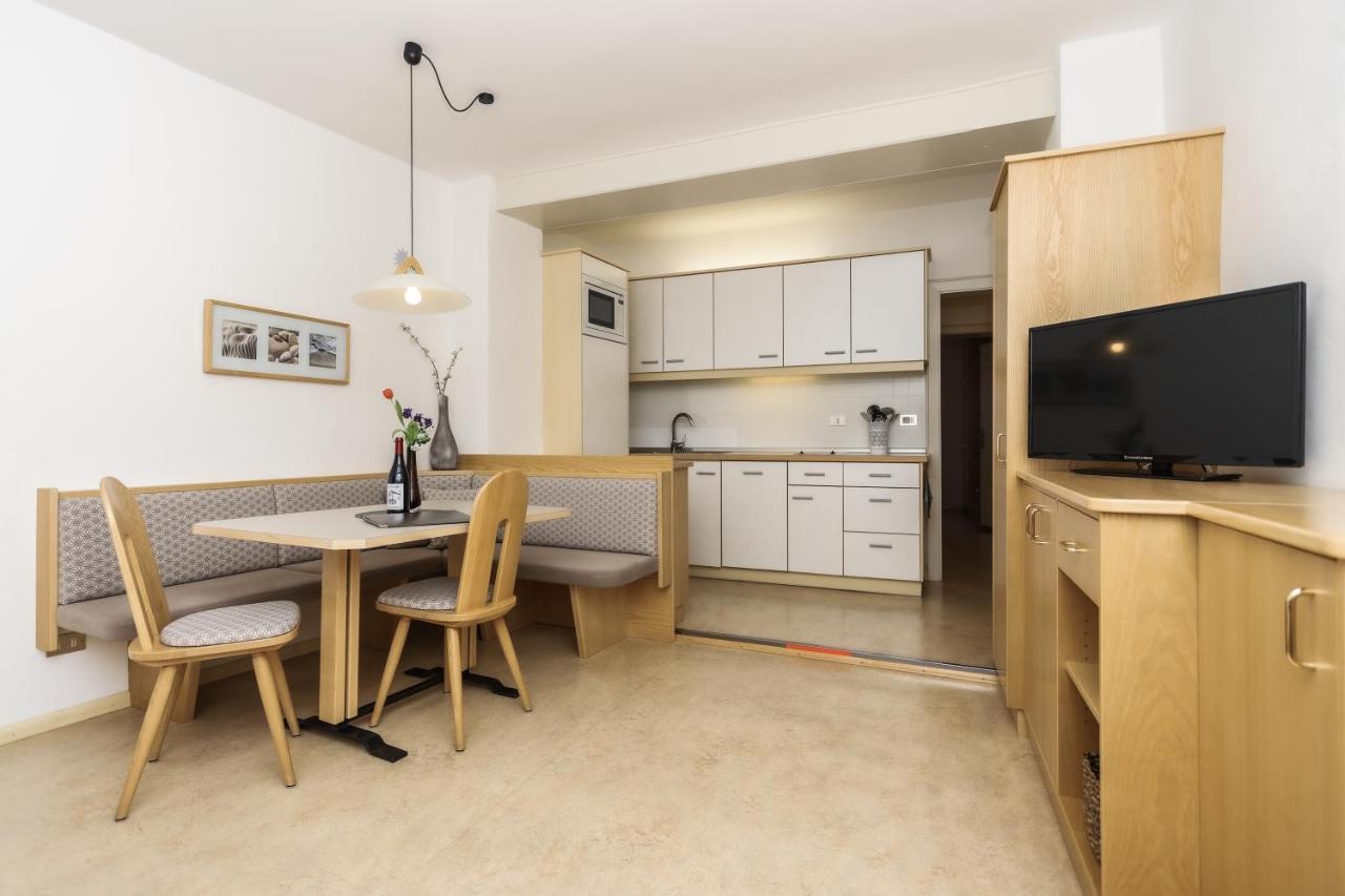 מונטניה Residence Hof Am Keller מראה חיצוני תמונה